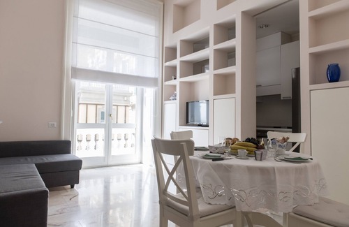 Santa Lucia Apartamento | Apartamento de lujo en San Carlo en el corazón de Nápoles con vista al mar