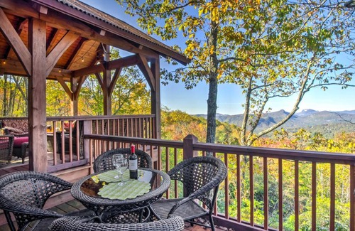Sapphire Casa | Luxury Sapphire Cabin Mtn Views and Resort Access!
