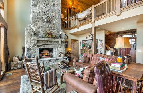 Sapphire Casa | Luxury Sapphire Cabin Mtn Views and Resort Access!