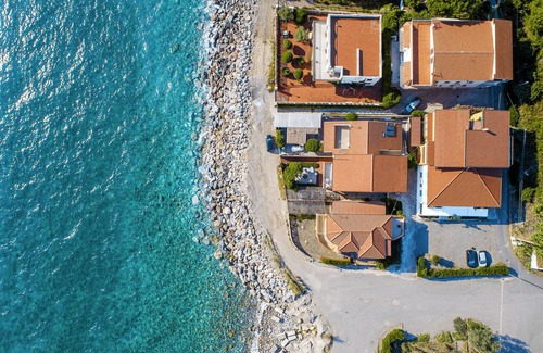 Bonifati Apartamento | Luxury Sea Front Apartment with Large Terrace - Le Casette Sul Mare B&B