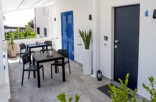 Bonifati Apartamento | Luxury Sea Front Apartment with Large Terrace - Le Casette Sul Mare B&B