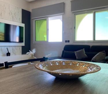 Bni Makada Apartamento | Luxury sea view apt tanger with Swimming pool