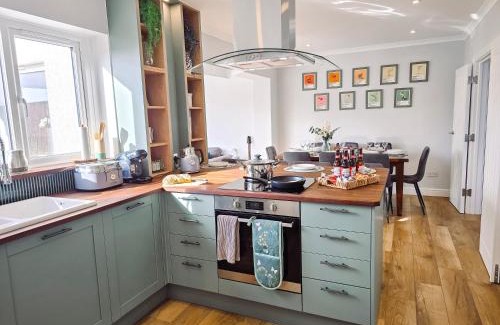 Dover Villa | Luxury Sea View Retreat with Hot Tub Sleeps 8