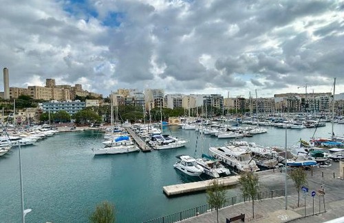 Msida Apartamento | Luxury Seafront Apartment 3BR Ta Xbiex
