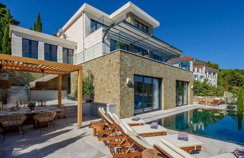 Selca Villa | Villa Prestige Brac de lujo frente al mar con piscina privada, sauna y gimnasio