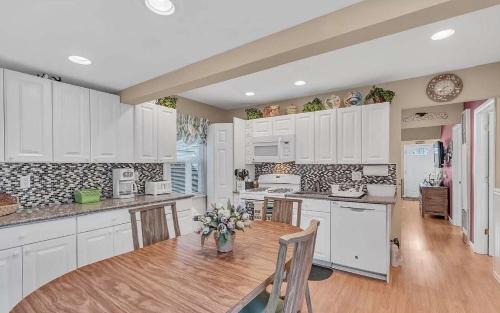 Seaside Heights Casa | Luxury Seaside Getaway! Sleeps 7