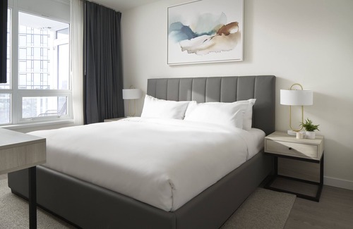 Belltown Hotel | Luxury Seattle Suite w/ Balcony, King Bed & Pools—Near South Lake Union Fun!