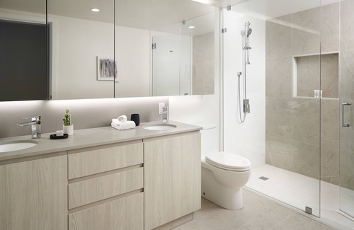 Belltown Hotel | Luxury Seattle Suite w/ Balcony, King Bed & Pools—Near South Lake Union Fun!