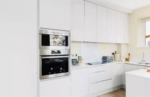 Terenure Apartamento | Luxury Seaview 15m dr to center,near UCD&promenade