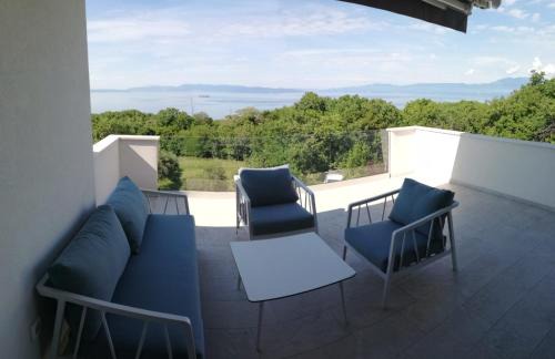 Kostrena Apartamento | Luxury Seaview Apartment with private pool