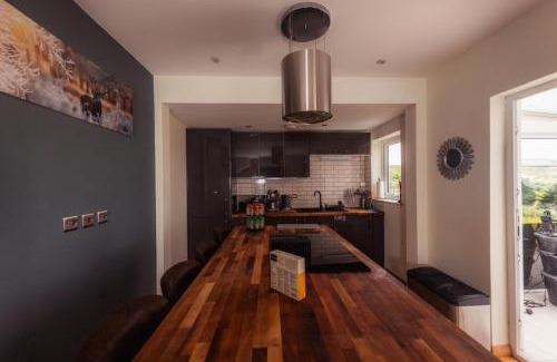 Isle of Skye Apartamento | Luxury Seaview Cottage by Fairy Pools