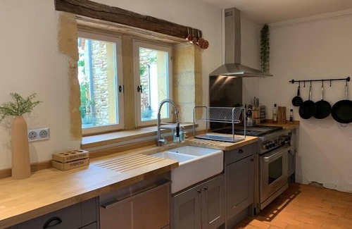 Beynac-et-Cazenac Villa | Chateau in secluded luxury with Pool & Hot Tub