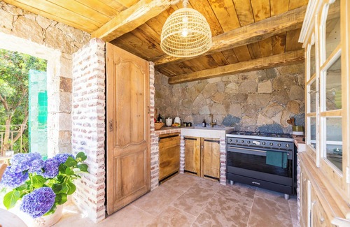 Calcatoggio Casa | Luxury sheepfold with private pool, air conditioning, and Wi-Fi