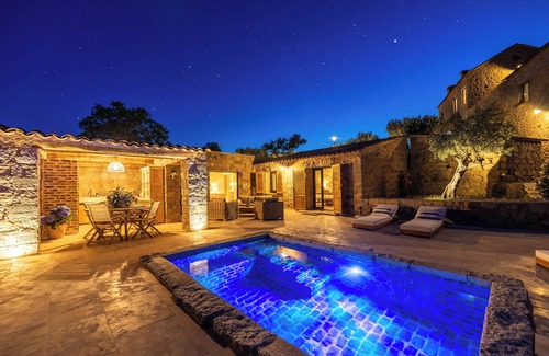 Calcatoggio Casa | Luxury sheepfold with private pool, air conditioning, and Wi-Fi