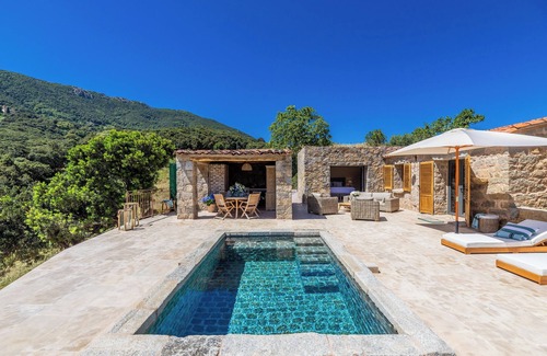 Calcatoggio Casa | Luxury sheepfold with private pool, air conditioning, and Wi-Fi