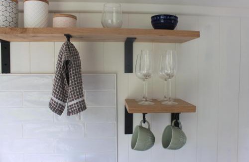 Stillingfleet Otro | Luxury Shepherds hut - The Foxglove by the Lake