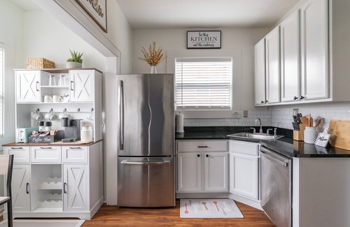 Hyde Park Casa | Luxury Short/Midterm Hyde Park Getaway
