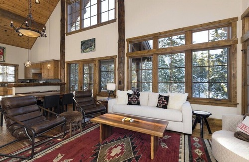 Spanish Peaks Casa | Luxury Ski In/Out | Chalet 49 | Spanish Peaks Club