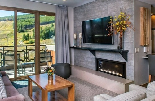 Peak 8 Complejo | Luxury Ski-in/out Breckenridge Resort as close to the slopes as you can get!