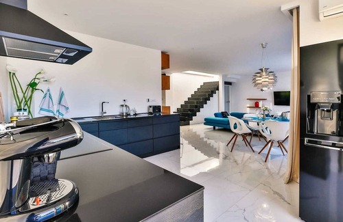 Rafajlovici Apartamento | Luxury Skyfall Penthouse