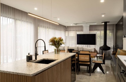 Seddon Casa | Luxury Smart Home Stay in Seddon w/ Private Pool