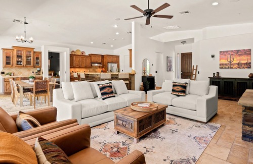 Cave Creek Casa | Luxury Sonoran Nights,Walk to Cave Creek, Heated Pool/Hot Tub, Backs Black Mtn