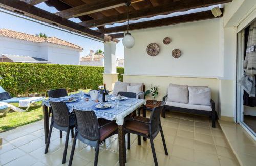 Roldan Villa | Luxury Spa and golf villa Denton