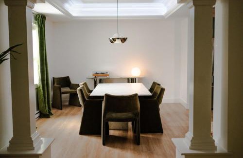 Dieppe Casa | Luxury Spa Escape - Hot Tub Sauna Projector