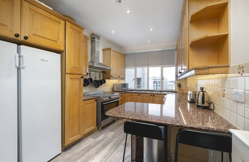 St. Johns Wood Apartamento | ' Luxury & Spacious AirCondisioned 4 Bed 4 Bath Apartment '