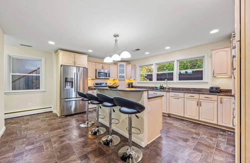 Alexandria West Casa | Luxury Spacious Alexandria Home Minutes to Washington D.C.