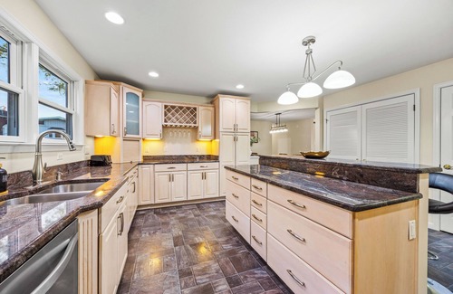 Alexandria West Casa | Luxury Spacious Alexandria Home Minutes to Washington D.C.