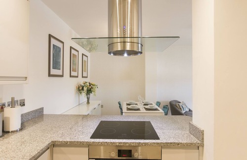 Windsor Apartamento | Apartamento espacioso de lujo, estacionamiento seguro a solo 8 minutos a pie del castillo de Windsor
