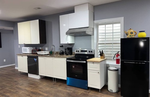 Baileys Crossroads Apartamento | Luxury Spacious & Bright 4 Bedroom Suite