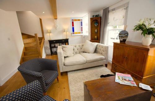 Calstock Casa | Luxury Spacious Cottage with River Views
