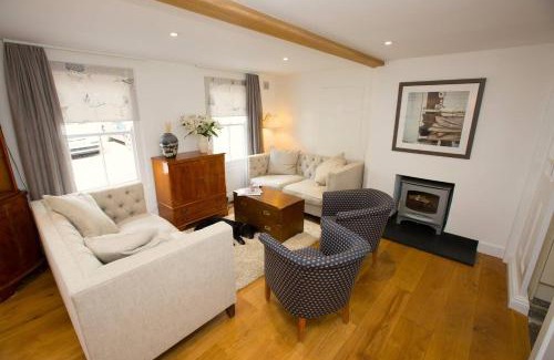 Calstock Casa | Luxury Spacious Cottage with River Views