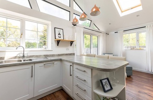 Potters Bar Casa | Luxury & Spacious 2 Bed Annex with Private Garden