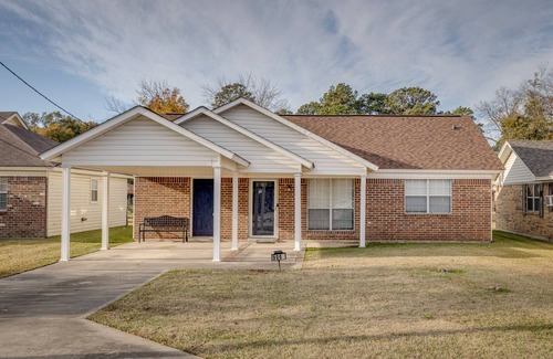 Monroe Casa | Luxury Spacious Home, Only 4.7 Miles From Airport
