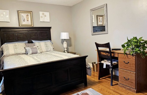 Huntcliff Casa | Luxury spacious two bedrooms, one bathroom with fast Wi-Fi