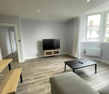 Abingdon Apartamento | Luxury Square Flat - Luxury - En-Suites - 6 Guests