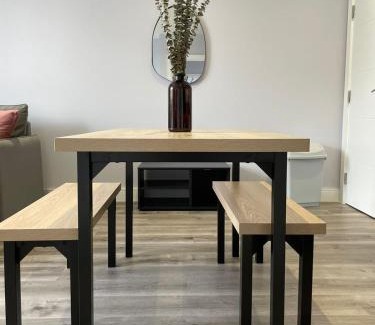 Abingdon Apartamento | Luxury Square Flat - Luxury - En-Suites - 6 Guests