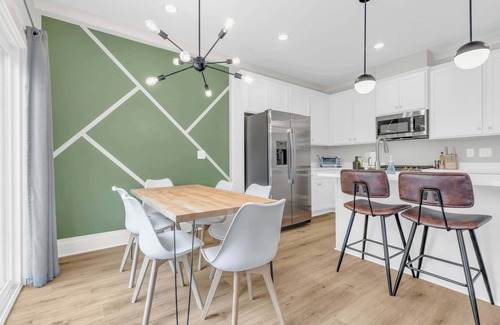 Spartanburg Casa | Luxury Stay 2 min to Downtown, King Bed BRAND NEW