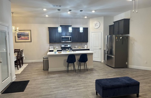 Aubrey Casa | Luxury stay 4 bedroom in Aubrey