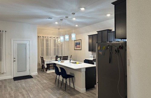 Aubrey Casa | Luxury stay 4 bedroom in Aubrey