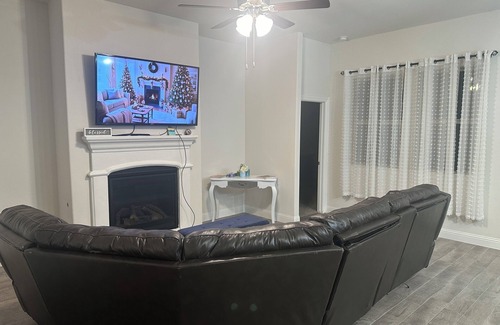 Aubrey Casa | Luxury stay 4 bedroom in Aubrey