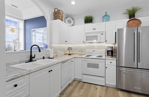 Swansboro Condominio | Luxury Stay- Downtown Swansboro with River Views!