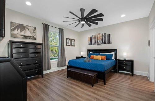 Riverside Heights Casa | Luxury Stay Heated Pool and Hot Tub Fenced Yard
