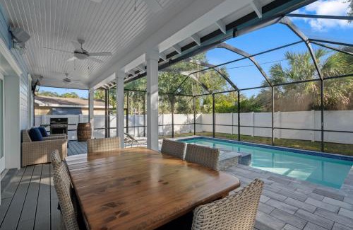 Riverside Heights Casa | Luxury Stay Heated Pool and Hot Tub Fenced Yard