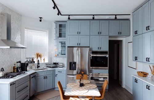 Woodlawn Condominio | Luxury Stay on UChicago Campus 11 min walk to hospitals