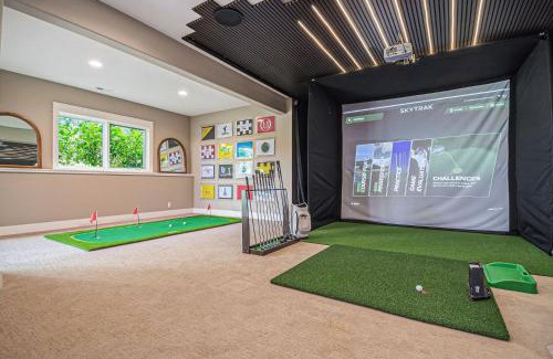 Elkhorn Casa | Luxury Stay with Golf Simulator and 3 King Bedrooms