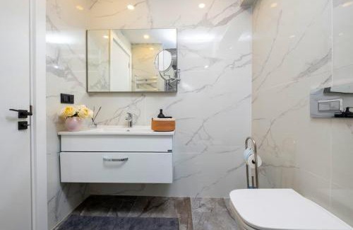 Kabatas Apartamento | Luxury Stay with Panoramic Bosphorus View